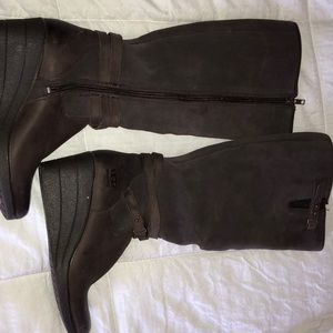 Mid calf wedge UGG boots